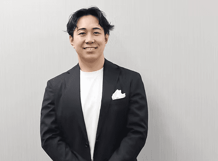 営業リーダー — スーツ姿のメンバー(ポートレート)